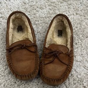 Women’s Size 9 UGG Chestnut Moccasins